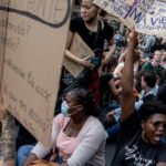 981e29e1-7008-4ffb-9a7a-0b01f3357200-AP_Virus_Outbreak_France_Protests_1.jpg