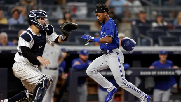Blue Jays continue closing gap on playoff spot with another win over Yankees | CBC Sports