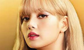 Lisa from Blackpink will launch her first collection with MAC Cosmetics.