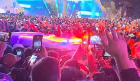 Mary J. Blige and a Perfume Take Over Rockefeller Center