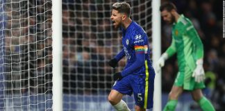 Chelsea and Manchester United fought out a thrilling Premier League tie.