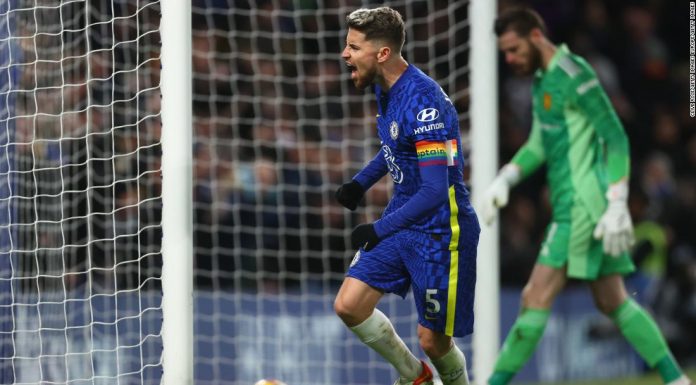 Chelsea and Manchester United fought out a thrilling Premier League tie.