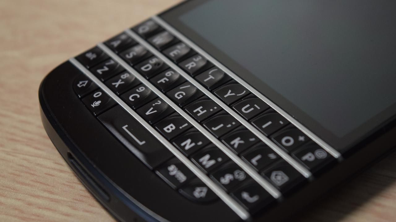 On January 4th, all BlackBerry phones will stop operating.