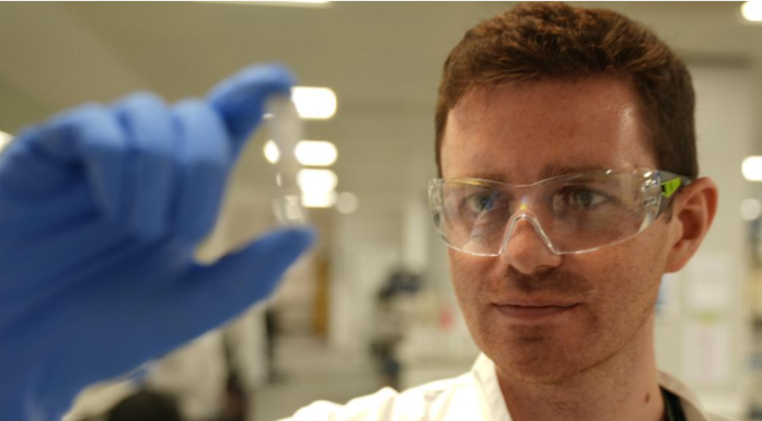 UK starts first vaccine trial, eight weeks into Ebola emergency UK starts first vaccine trial, eight weeks into Ebola emergency